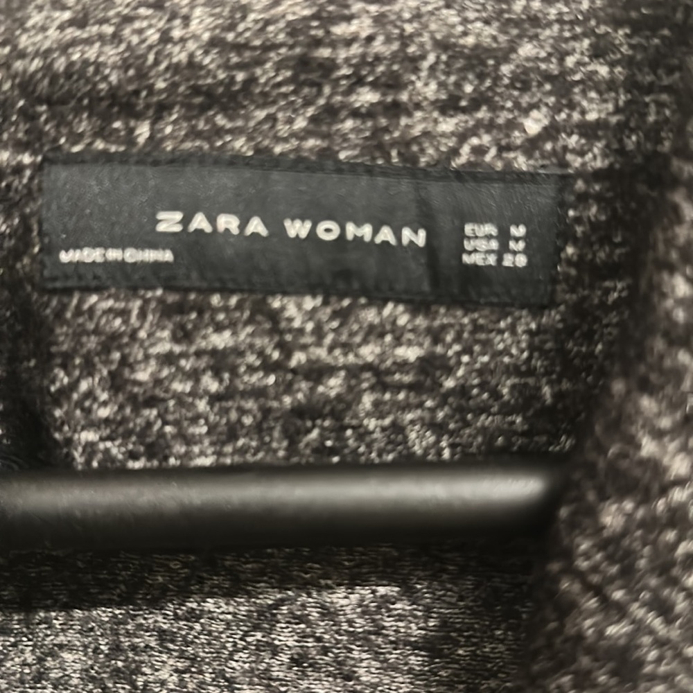 Zara Woolen & faux leather short, warm jacket with beautiful buttons! Size M! - Picture 5 of 9